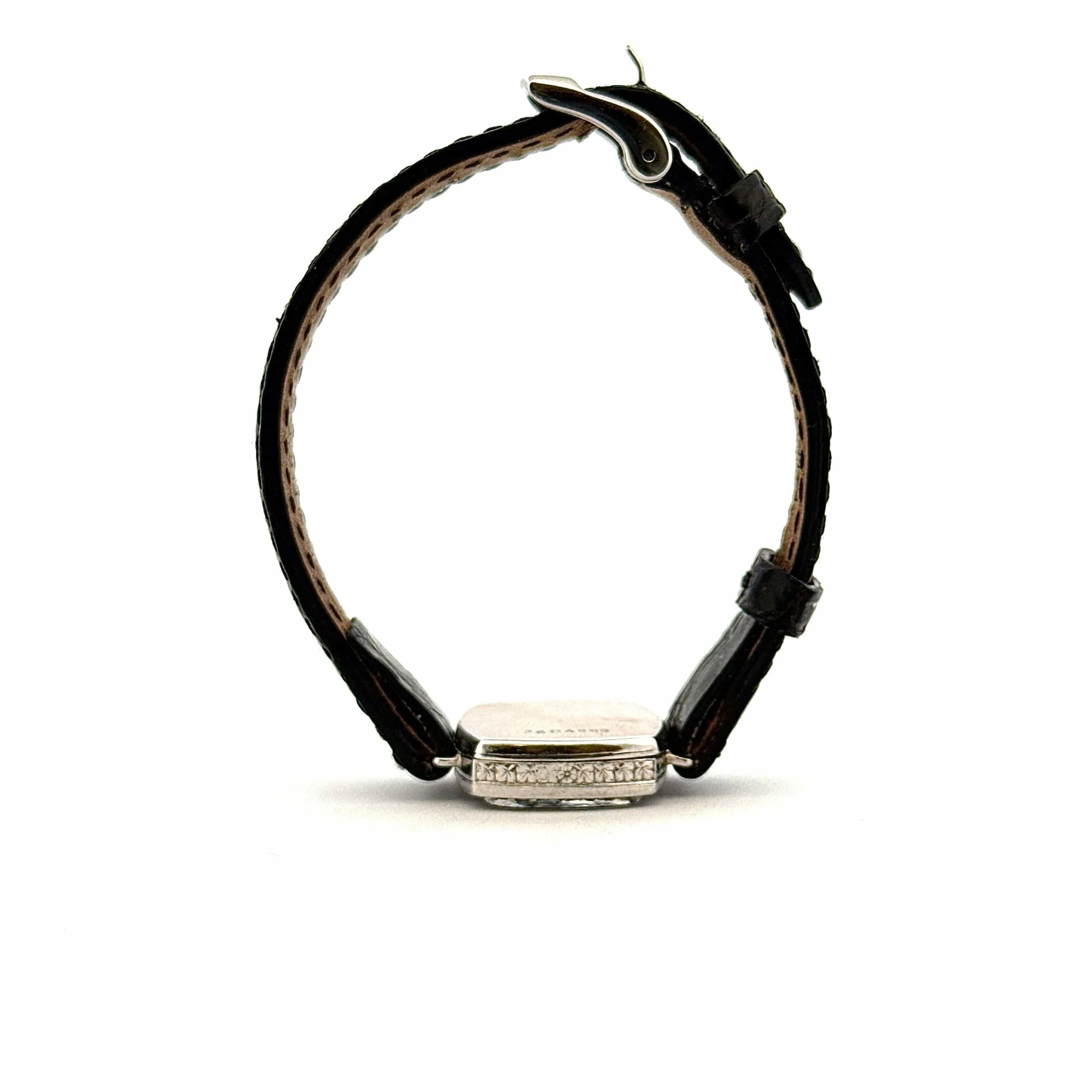 Montre ancienne classique boîtier or et entourage diamants sold by 58 Facettes product image thumbnail 4