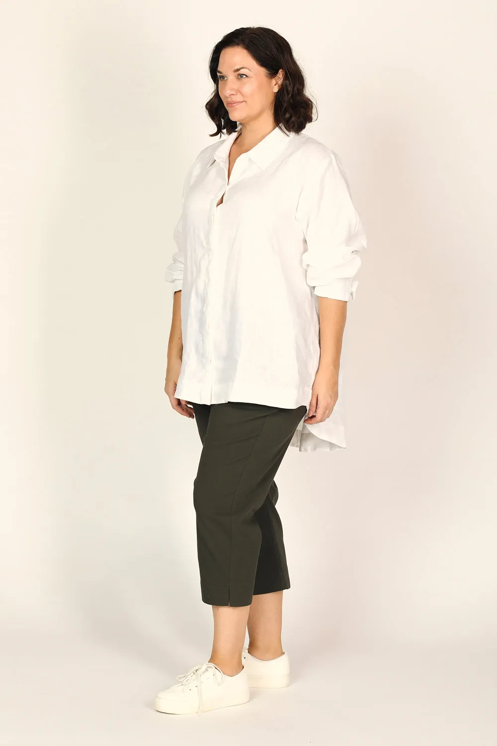 Petite Length Cropped Stretch Capri Pant in Bottle Green sold by Adrift product image thumbnail 5