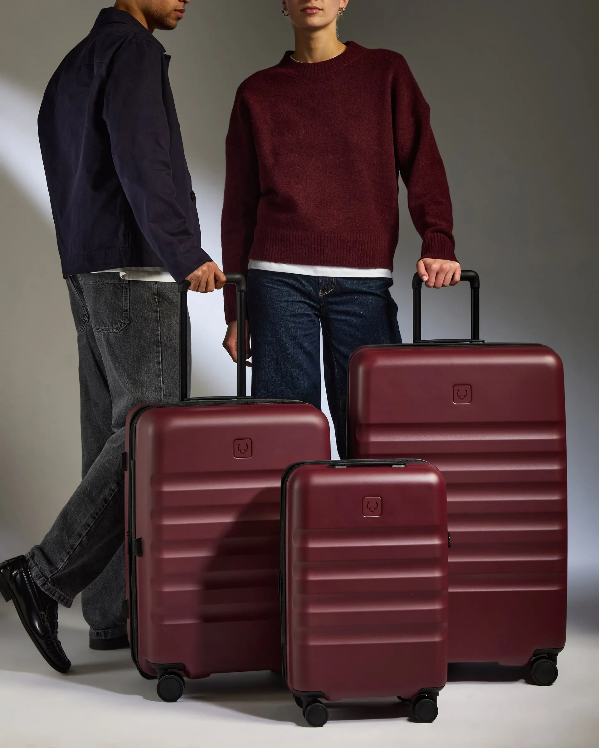 Expandable Carry-on Luggage Set in Cedar Red - Icon Stripe sold by Antler product image thumbnail 3