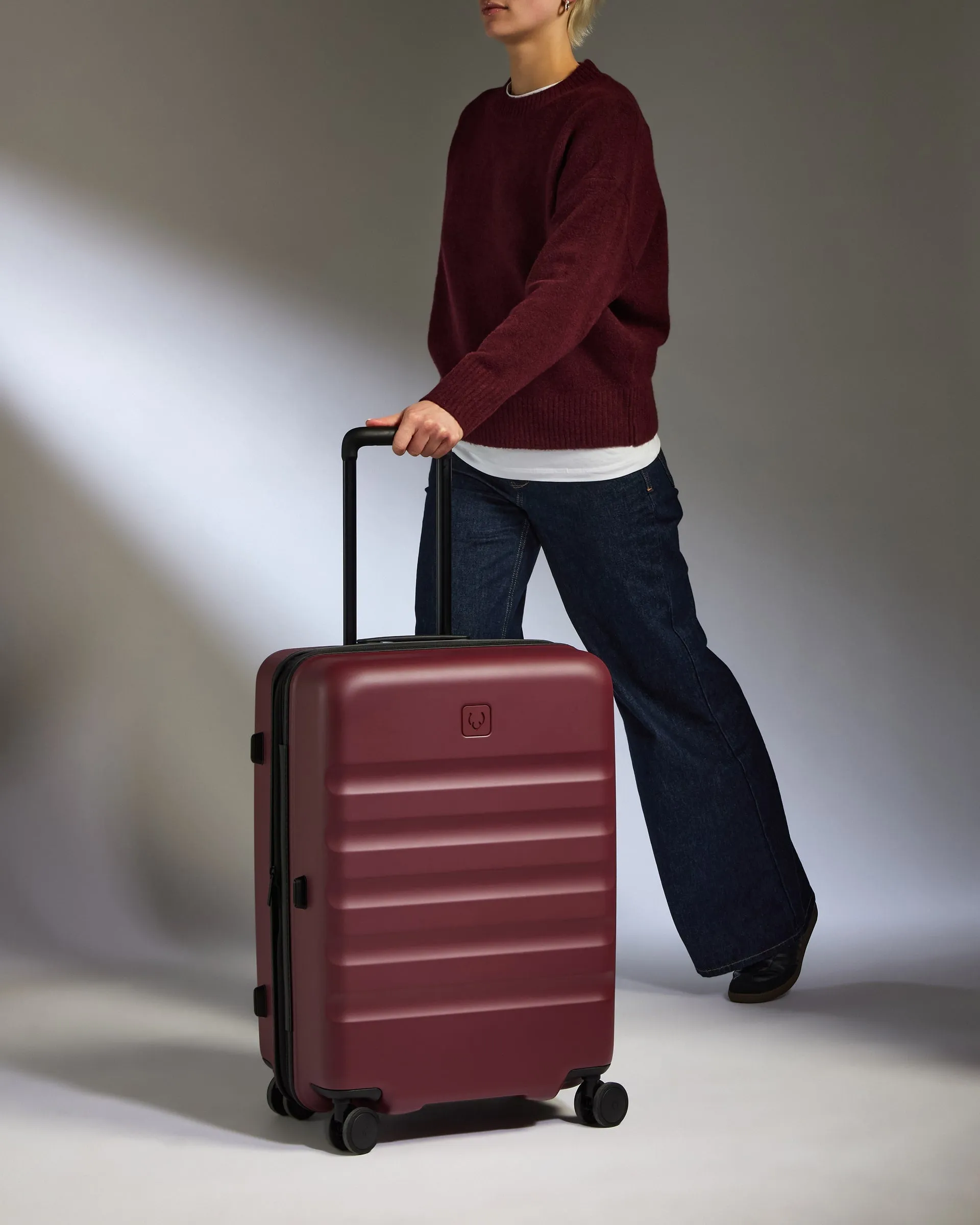 Medium Luggage in Cedar Red - Icon Stripe sold by Antler product image thumbnail 3
