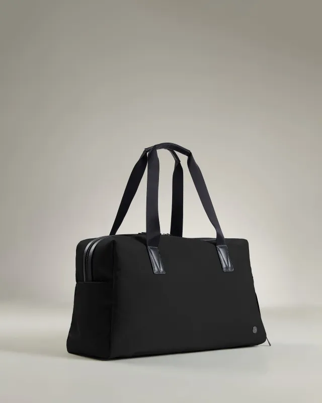 Chelsea Weekender in Black made by Antler