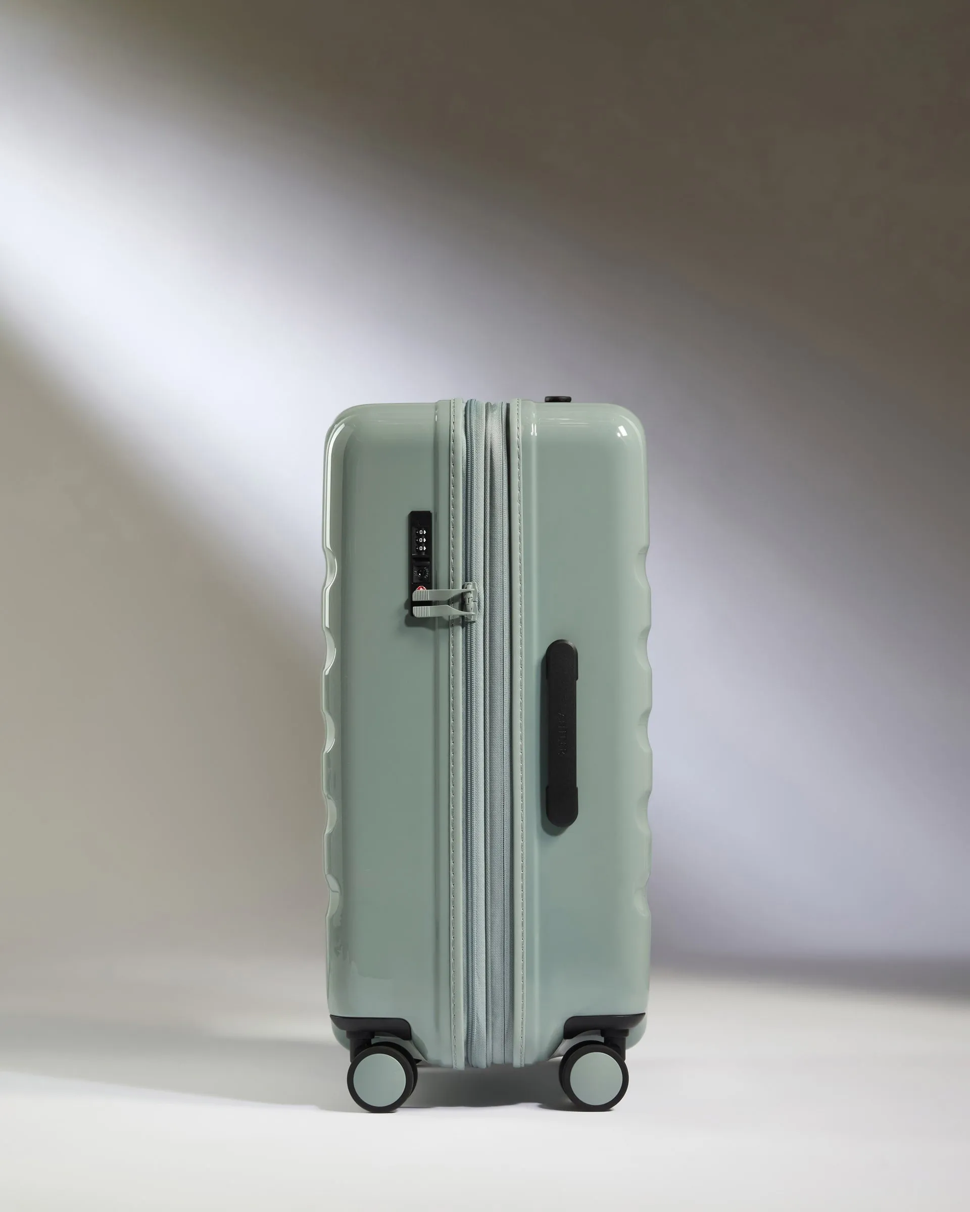 Medium Luggage in Mist Blue Gloss - Icon Stripe sold by Antler product image thumbnail 4