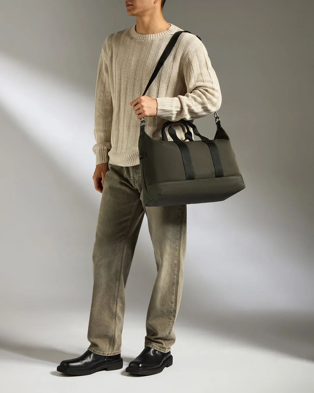 Icon Overnight Bag in Dark Khaki Green sold by Antler product image thumbnail 2