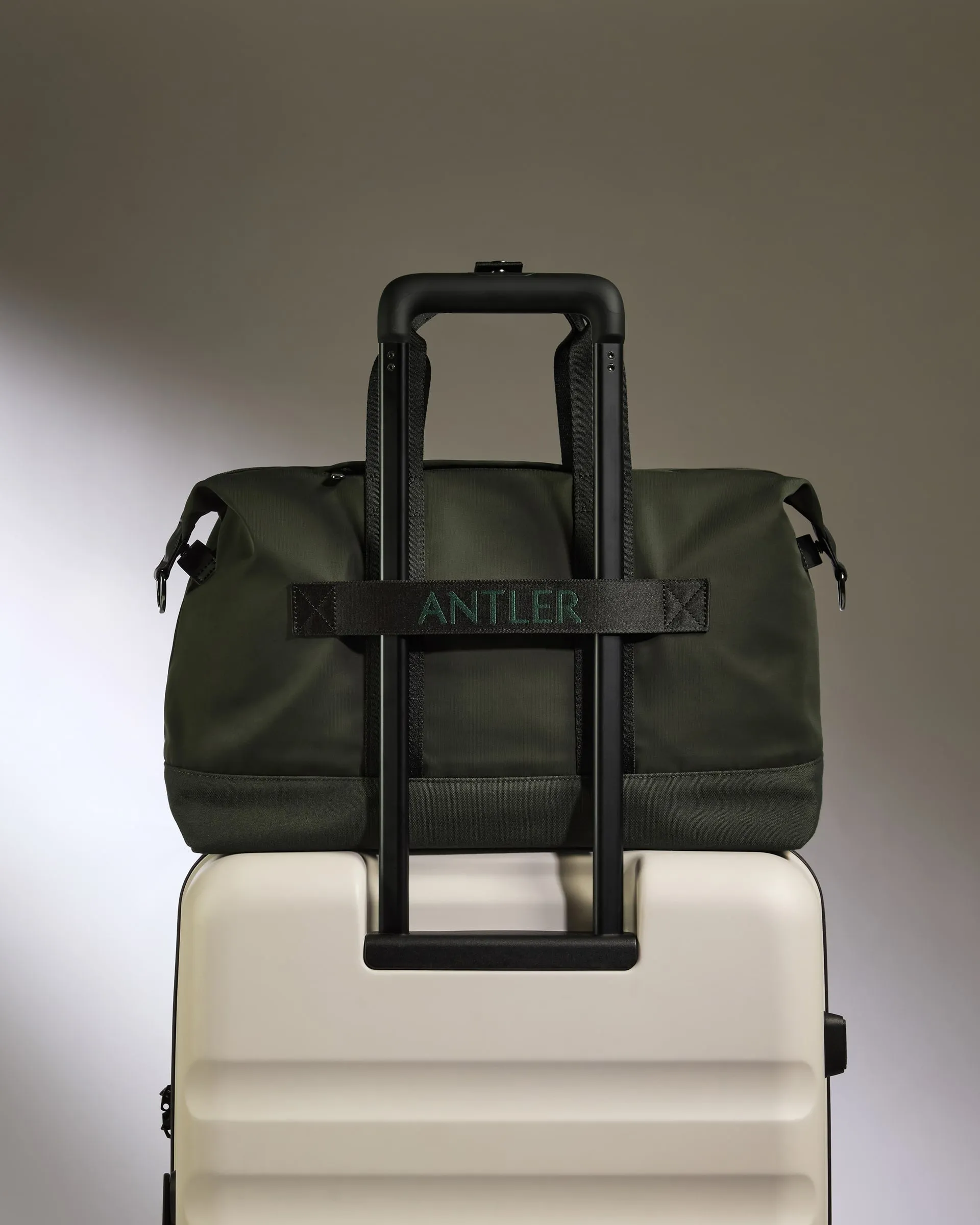 Icon Overnight Bag in Dark Khaki Green sold by Antler product image thumbnail 5