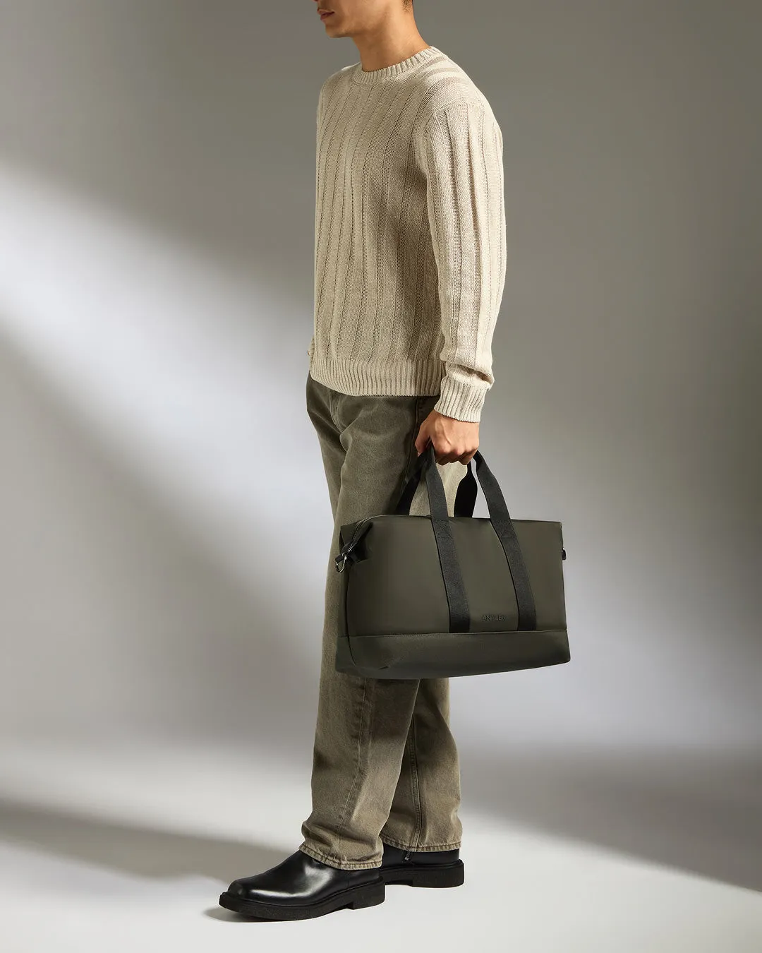 Icon Overnight Bag in Dark Khaki Green sold by Antler product image thumbnail 3