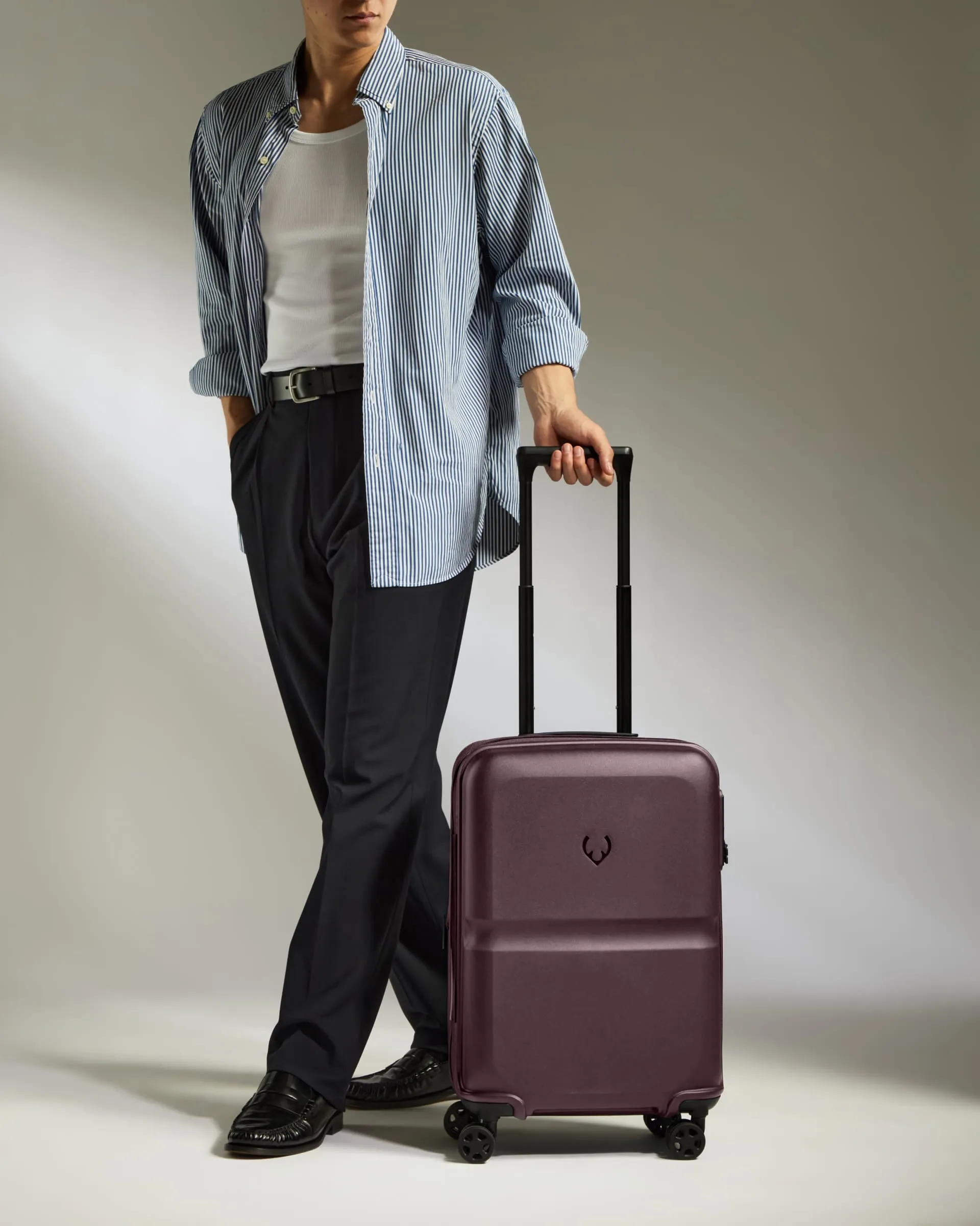 Expandable Carry-on Luggage in Lagoon Purple - Single Stripe sold by Antler product image thumbnail 3