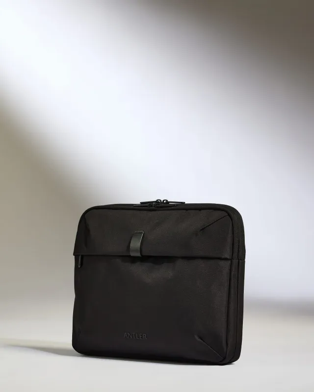 Laptop Case in Black - Urban Light made by Antler