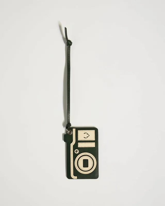 Heritage Leather Camera Luggage Tag in Green made by Antler