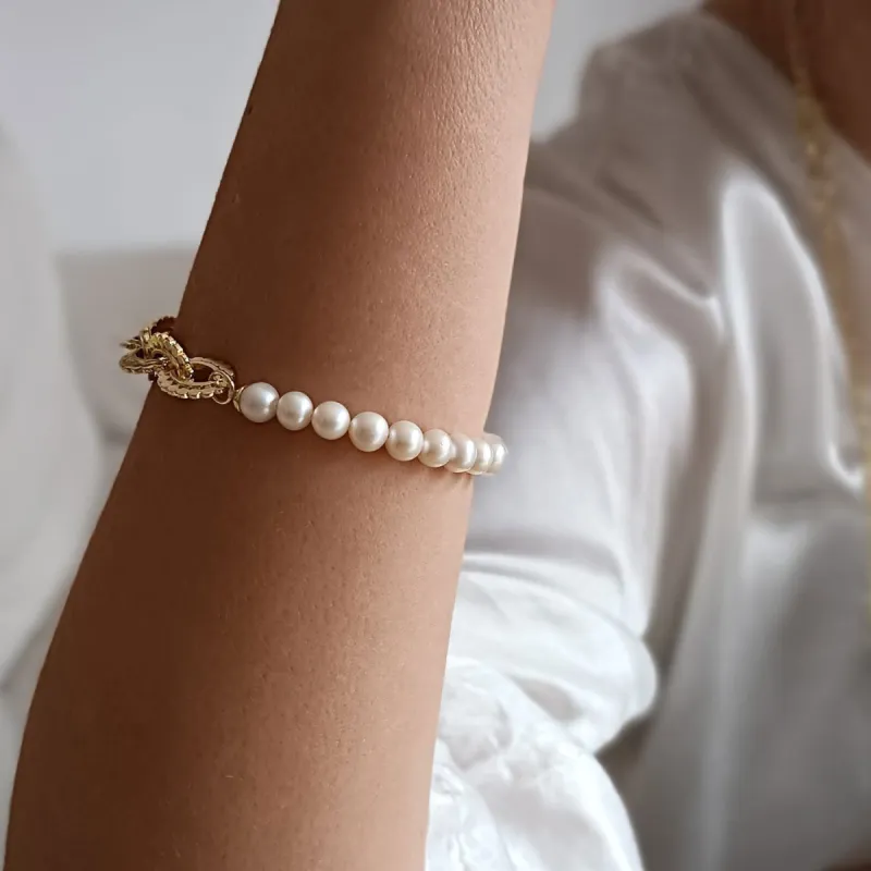Oval Link and Pearl Bracelet sold by Azuni London