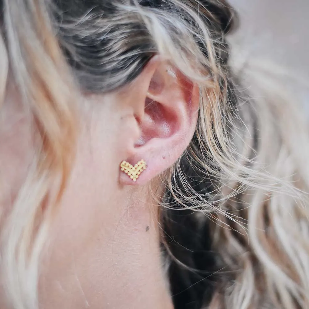 Etrusca Double Row V Stud sold by Azuni London product image thumbnail 3