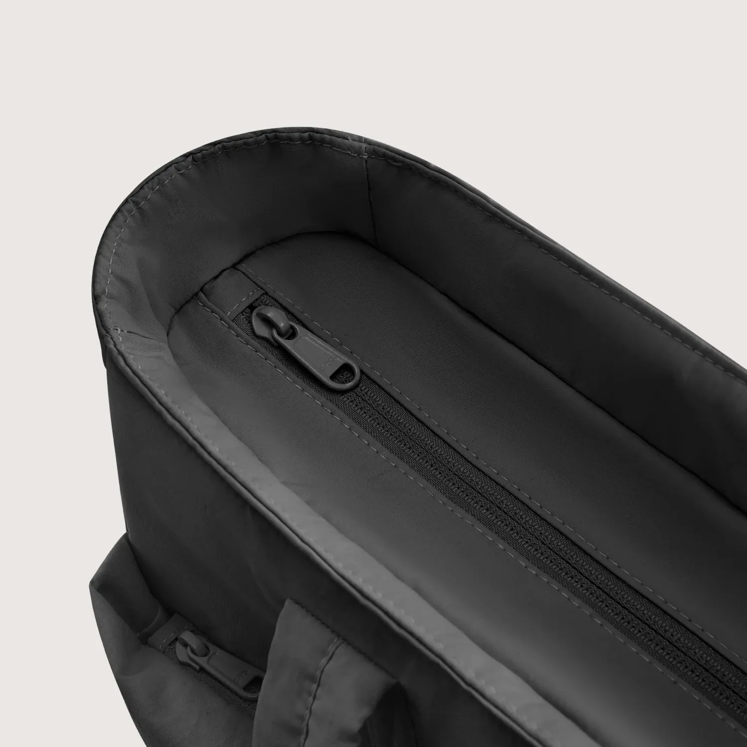 Crush 26L Tote sold by Bagsmart product image thumbnail 5