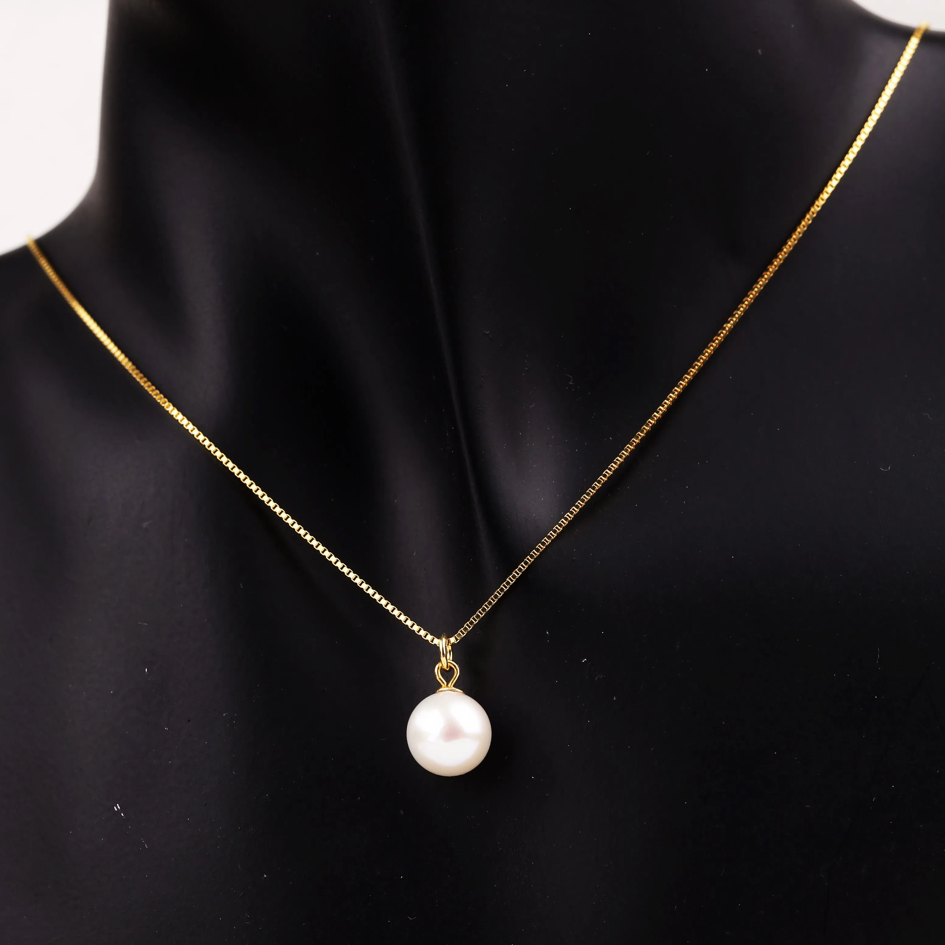 Dainty Simple Pearl Necklace sold by Belle Juri product image thumbnail 4