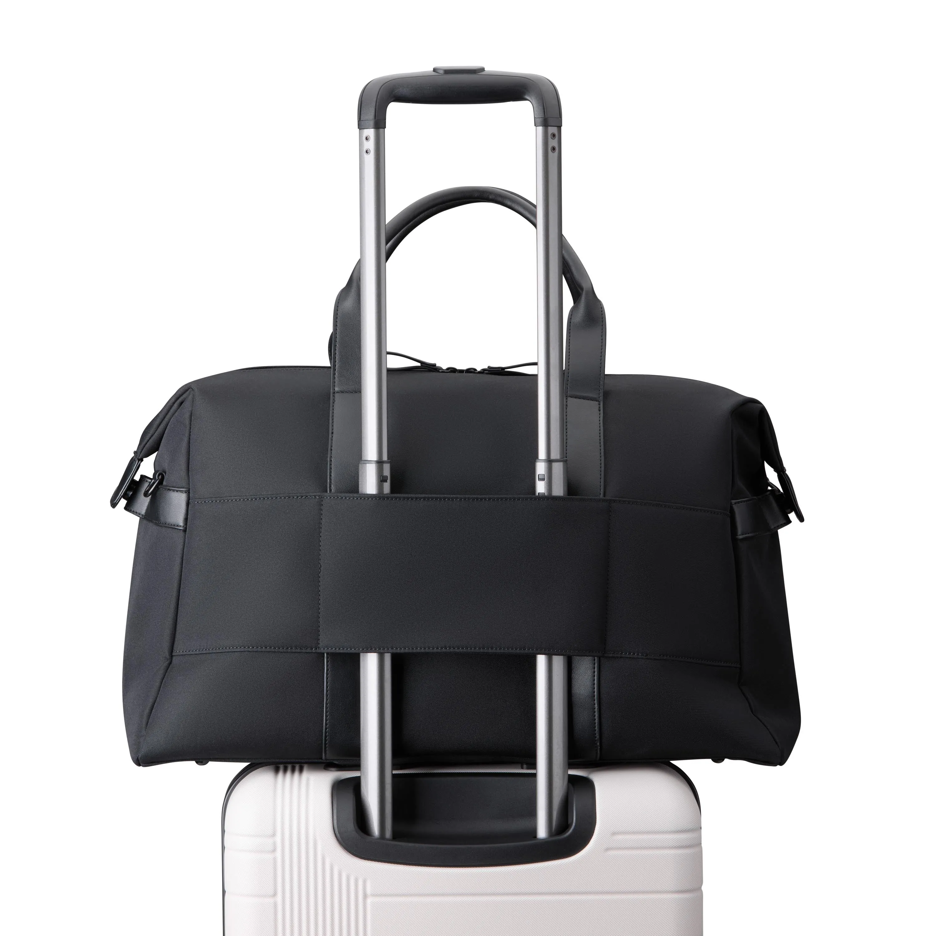 Bugatti Madison Duffle Bag *Drop Ship* sold by Bentley Leathers product image thumbnail 5