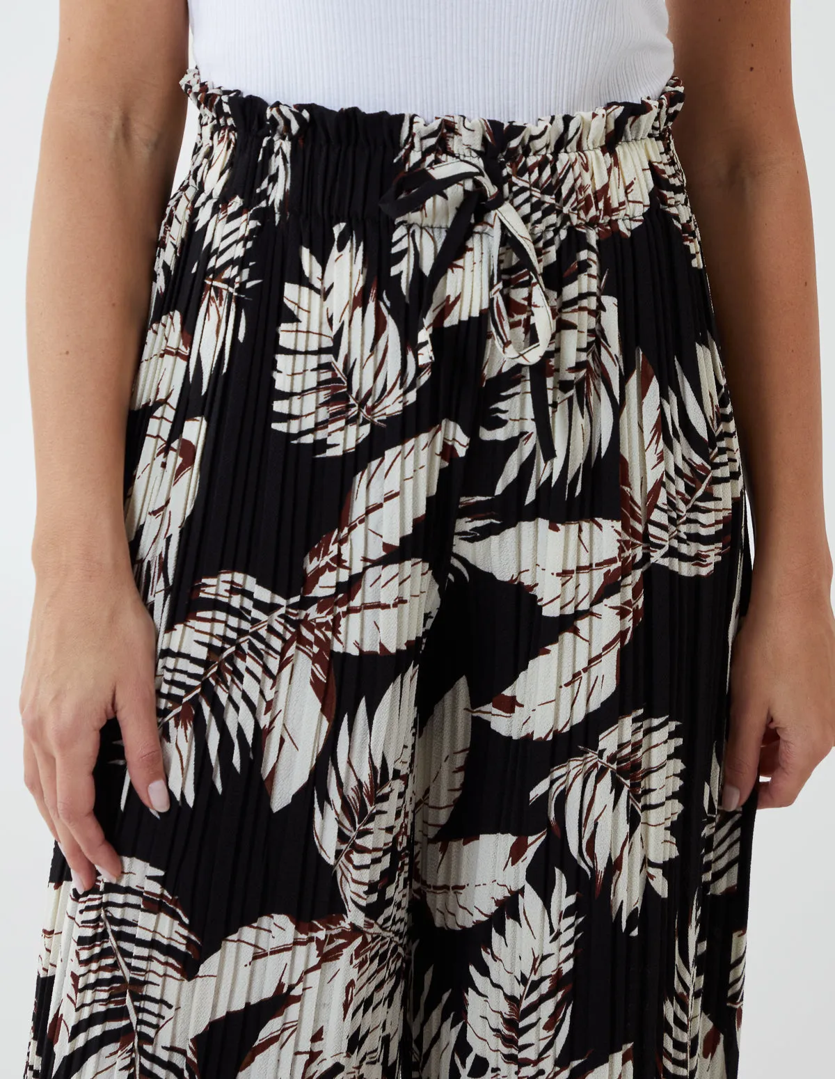 Tropical Print Elastic Waist Culotte sold by Blue Vanilla product image thumbnail 3