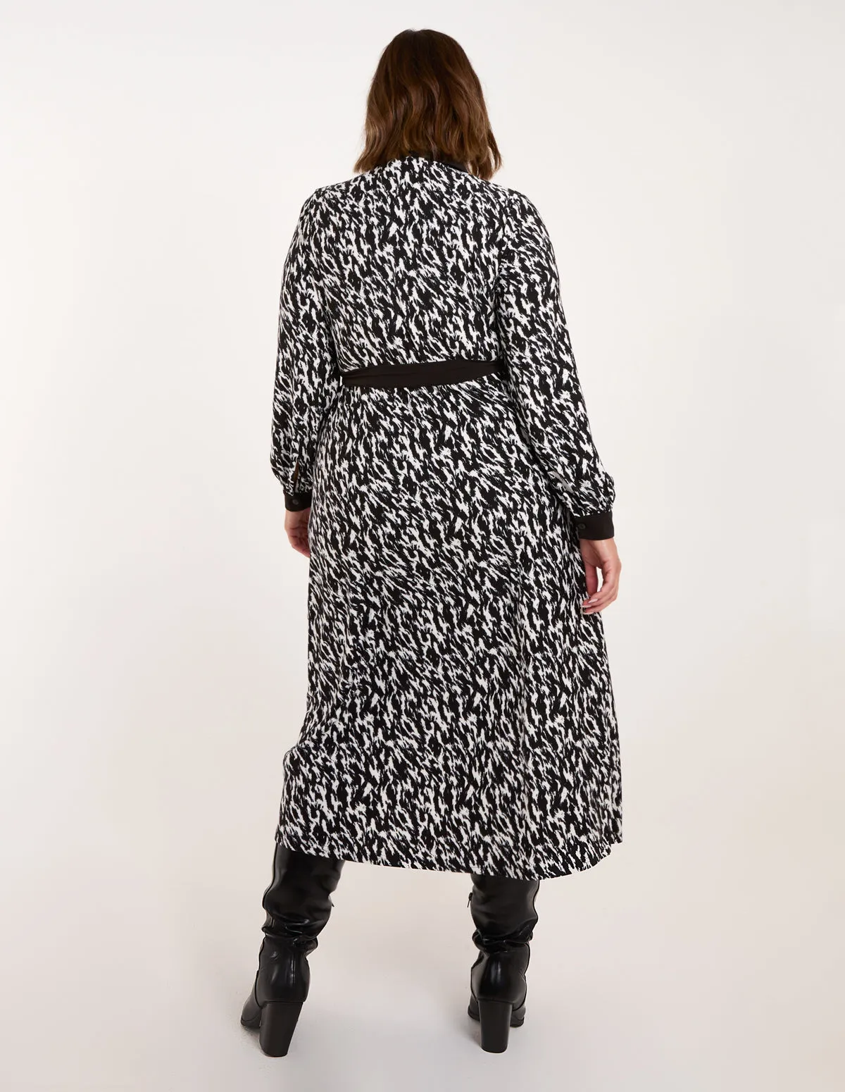 Curve Constrast Belted Midi Shirt Dress sold by Blue Vanilla product image thumbnail 4