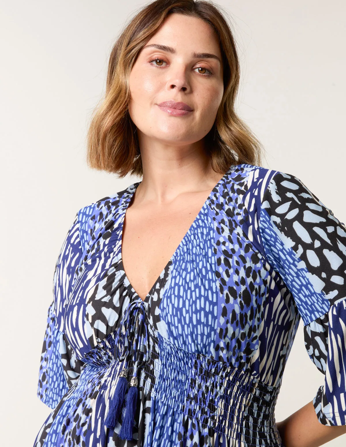 Curve Elasticated V-Neck Midi Dress sold by Blue Vanilla product image thumbnail 4