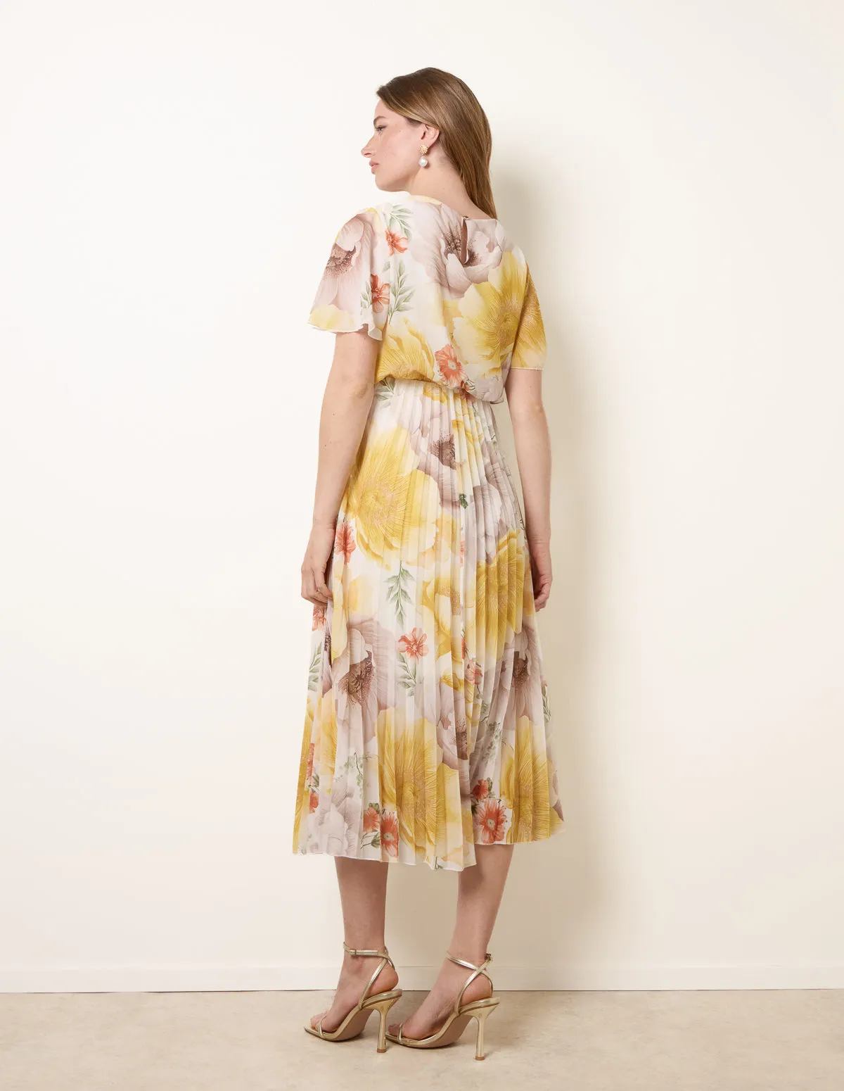Pleated Scoop Neck Short Sleeve Floral Dress sold by Blue Vanilla product image thumbnail 4