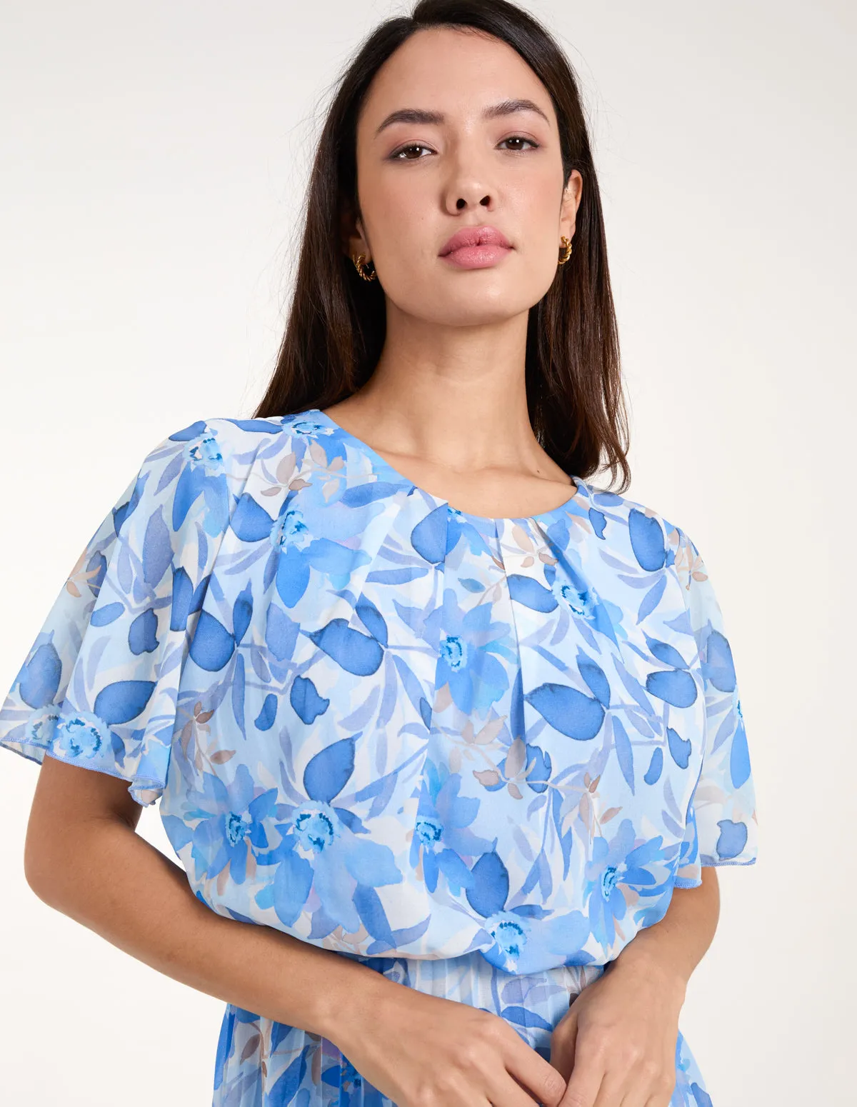 Round Neck Pleated Midi Dress sold by Blue Vanilla product image thumbnail 2