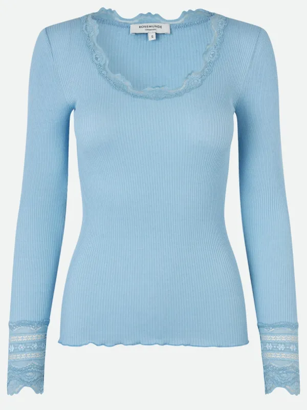 Benita Silke Genser - heaven blue sold by Brando