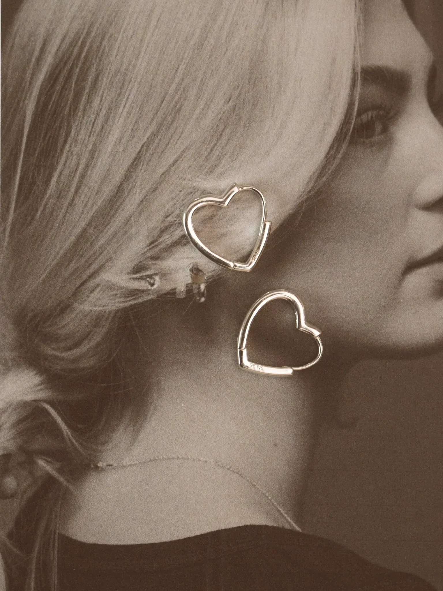 Simple heart earrings - silver sold by Brando product image thumbnail 5