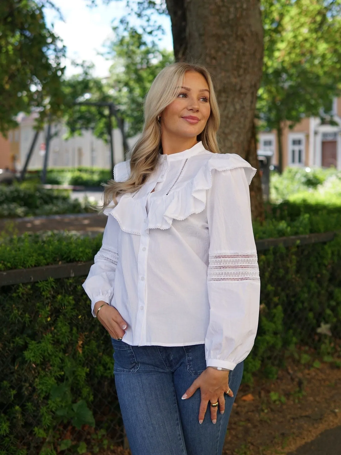 Jovanny Skjorte - White sold by Brando product image thumbnail 3