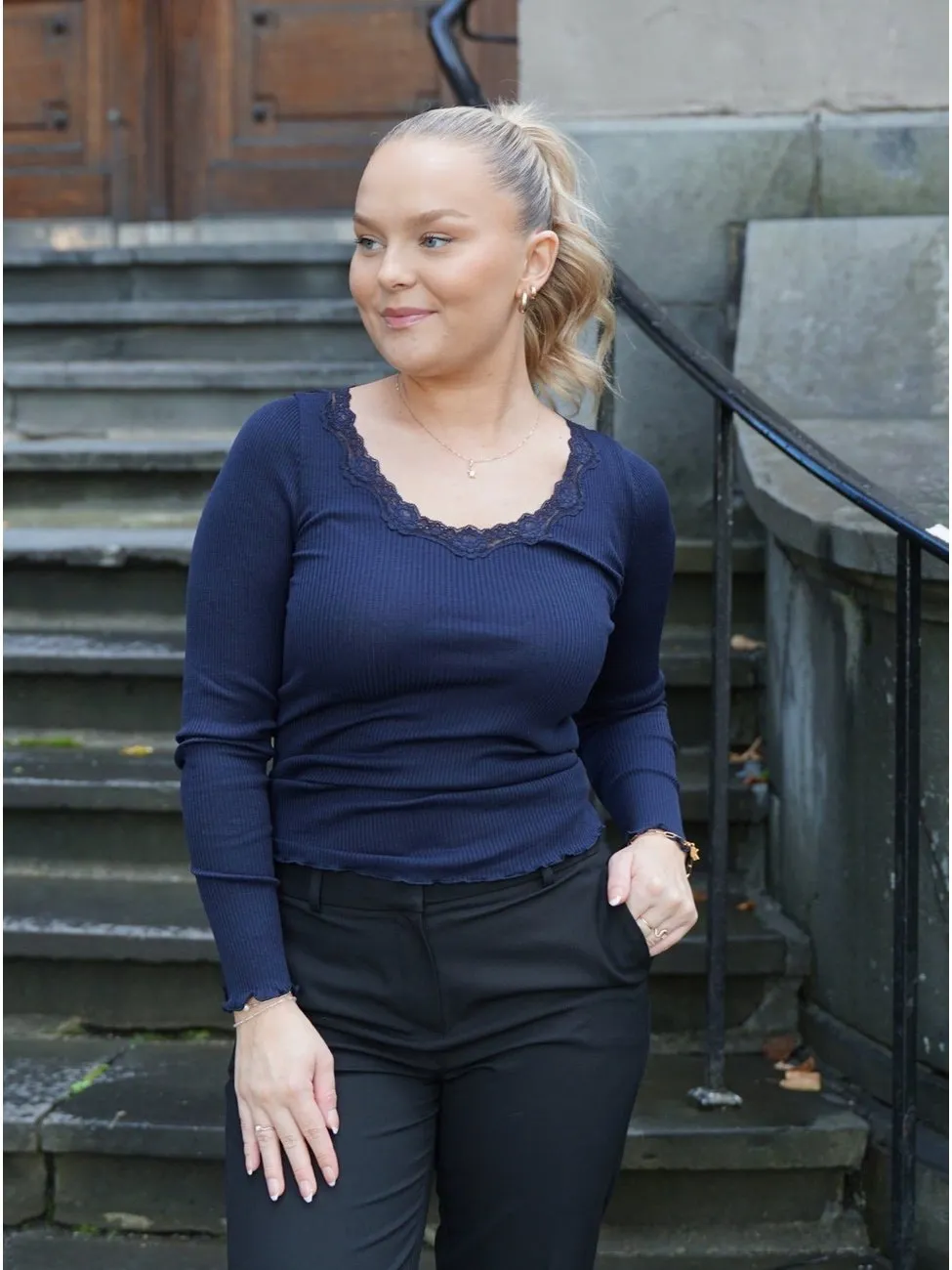 Babette silke genser - navy sold by Brando product image thumbnail 2