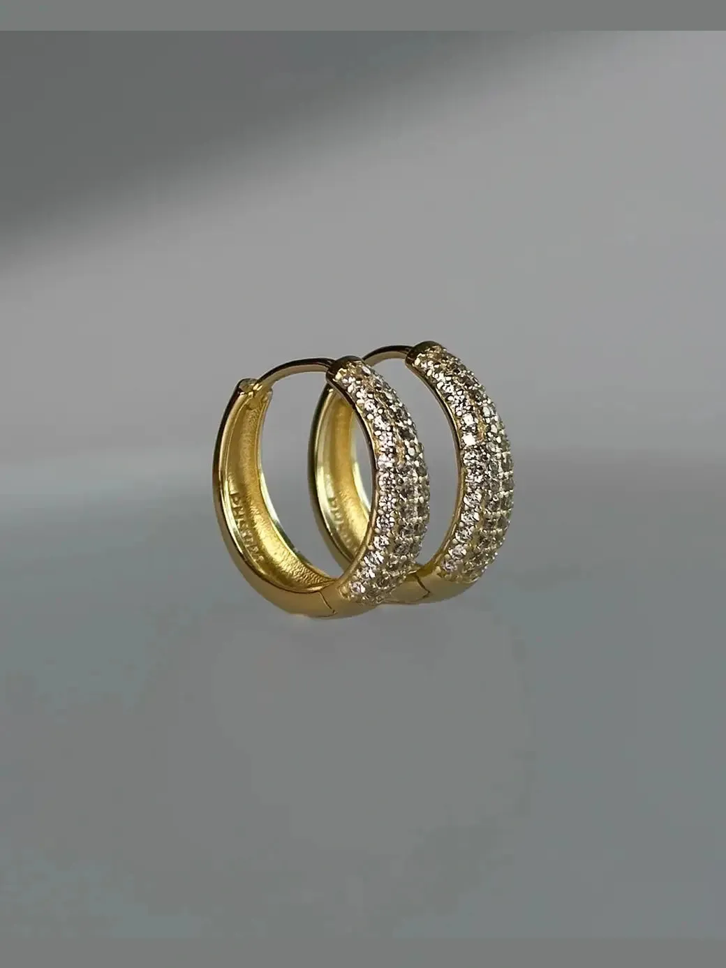 Dome pave hoops large - 18 karat forgylt sold by Brando product image thumbnail 3