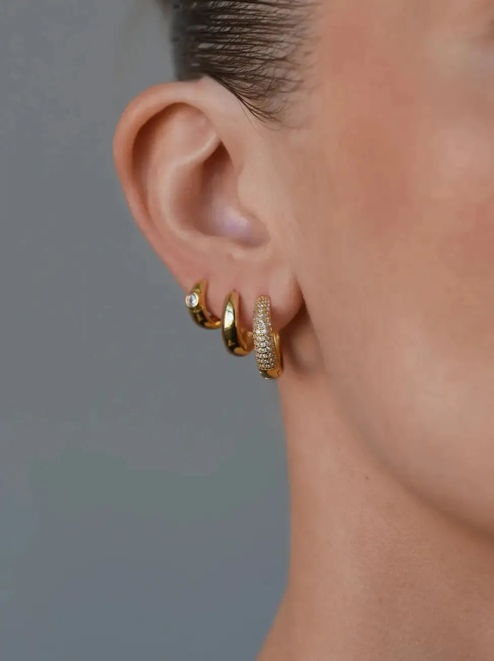 Dome pave hoops large - 18 karat forgylt sold by Brando product image thumbnail 2