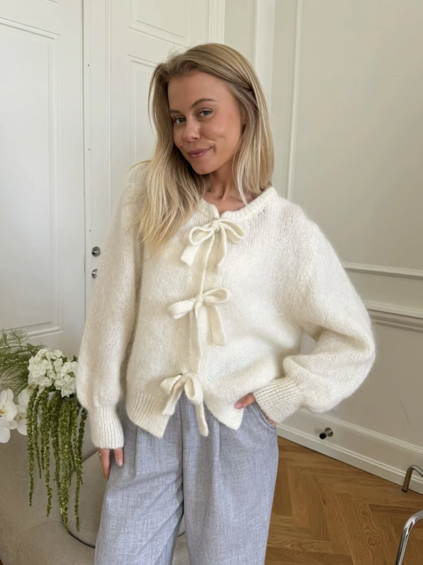 Bailey Bow Cardigan - White sold by Brando product image thumbnail 4