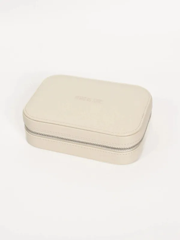 Smykkeskrin - cream sold by Brando