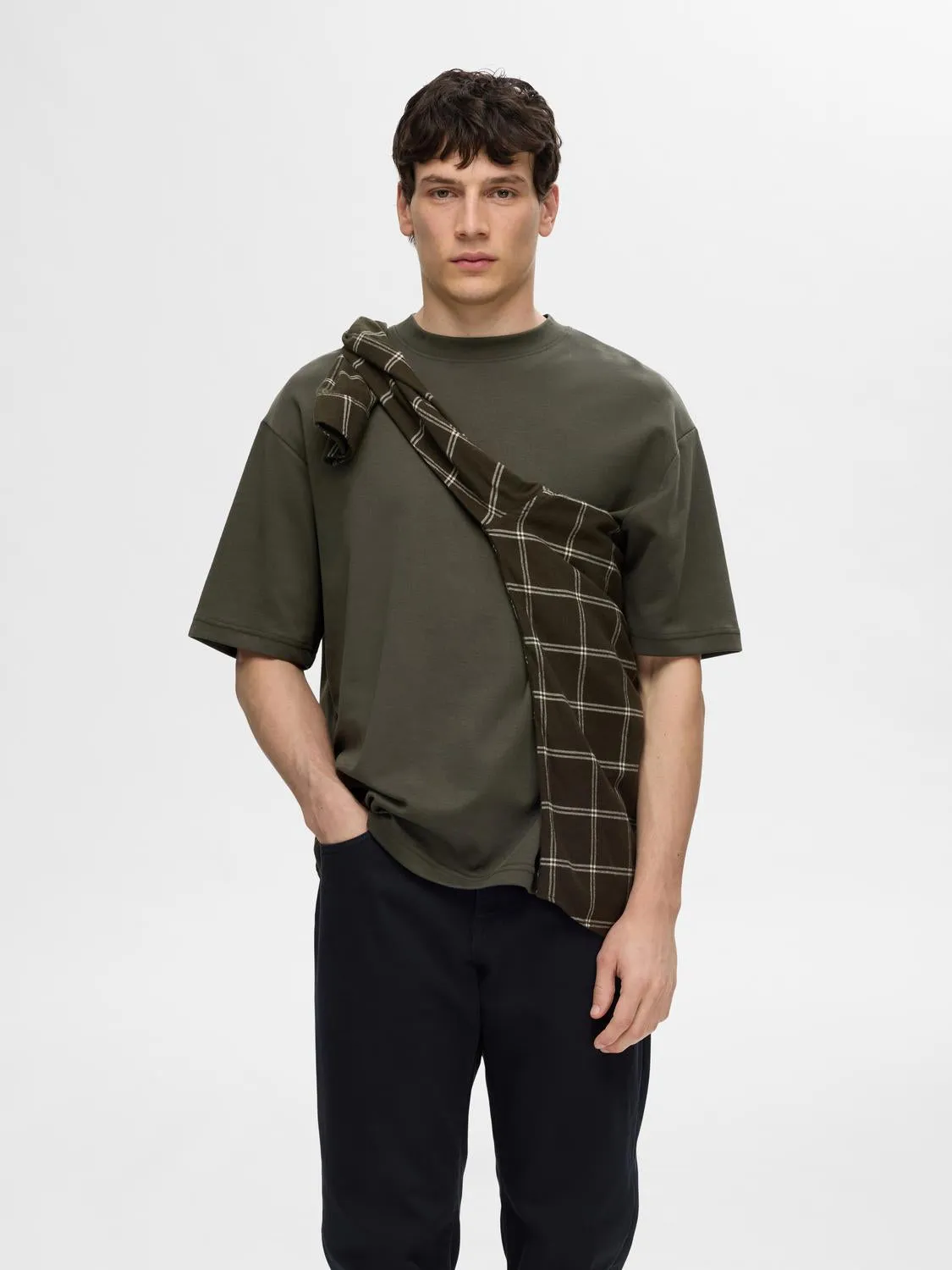 Loose oscar t-skjorte - forest night sold by Brando product image thumbnail 3