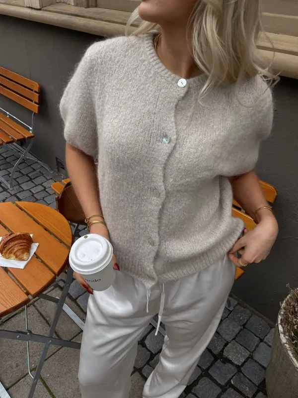 Ida Kortermet Cardigan  -  Beige sold by Brando