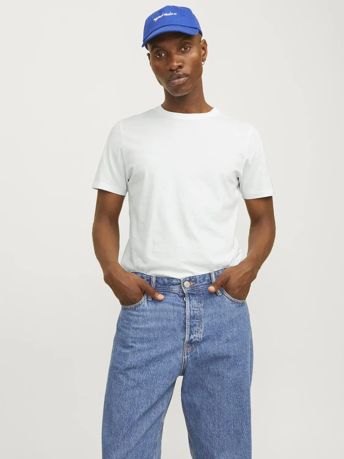 Organic basic t-skjorte - white slim sold by Brando product image thumbnail 4
