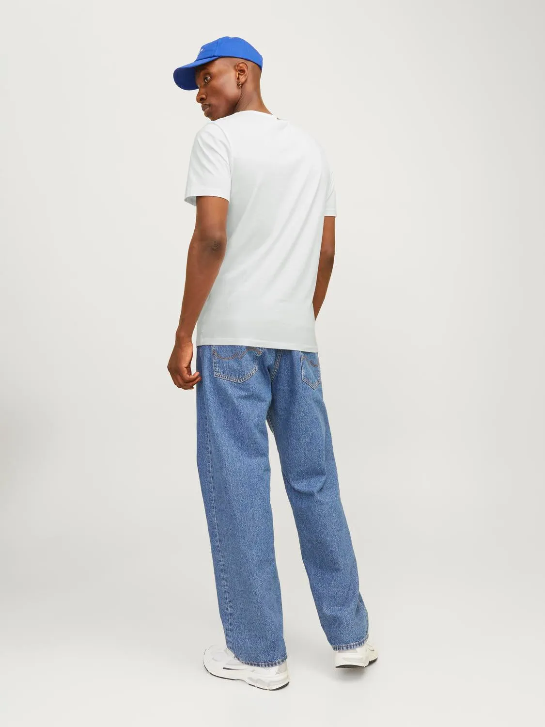 Organic basic t-skjorte - white slim sold by Brando product image thumbnail 5