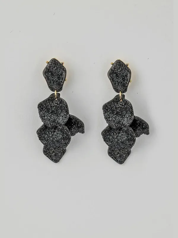 Leaf earrings glitter - black sold by Brando