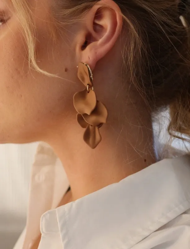 Leaf øredobber matt - camel sold by Brando