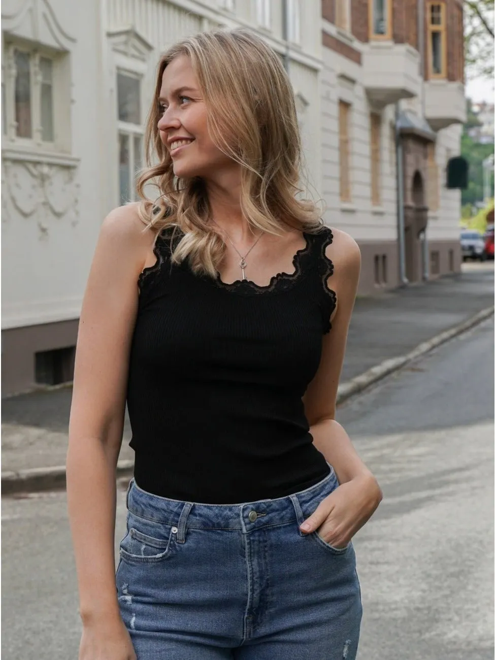 Babette silk lace topp - black sold by Brando product image thumbnail 2