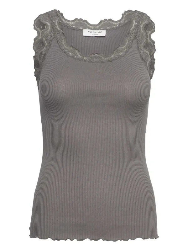 Babette silk lace topp - december sky sold by Brando