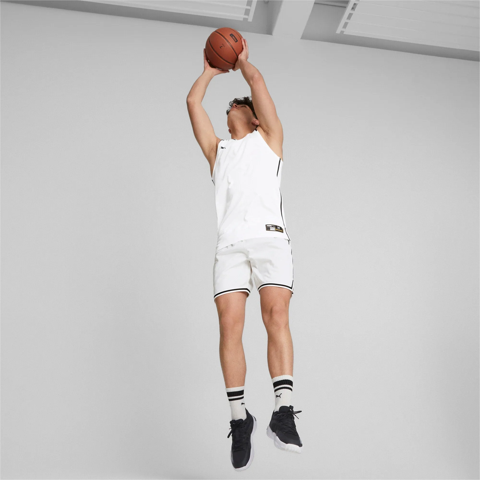 Puma Hoops Basketbal Short Heren Wit sold by Burned Sports product image thumbnail 3