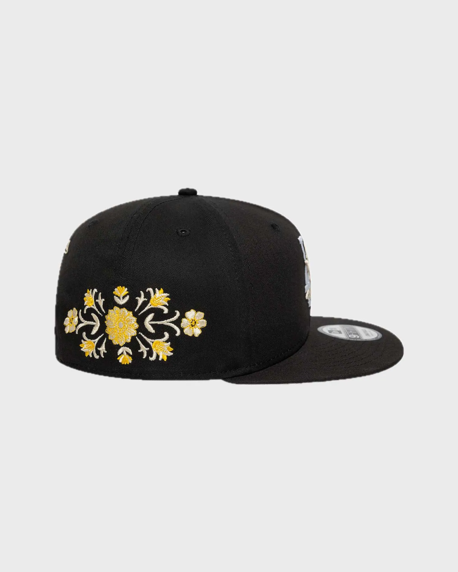 New Era Los Angeles Dodgers 9Fifty Floral LA Snapback Zwart sold by Burned Sports product image thumbnail 4