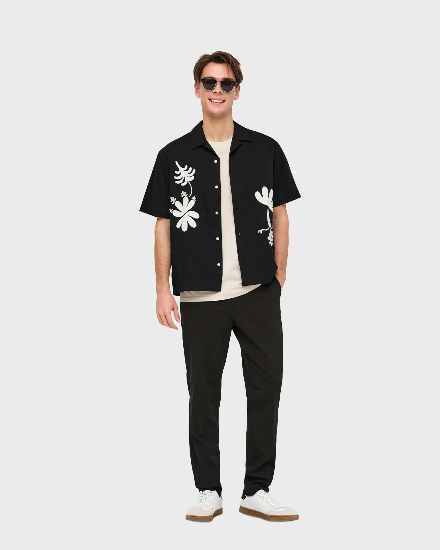 Only & Sons Embroidery Loose Shirt Zwart sold by Burned Sports product image thumbnail 3