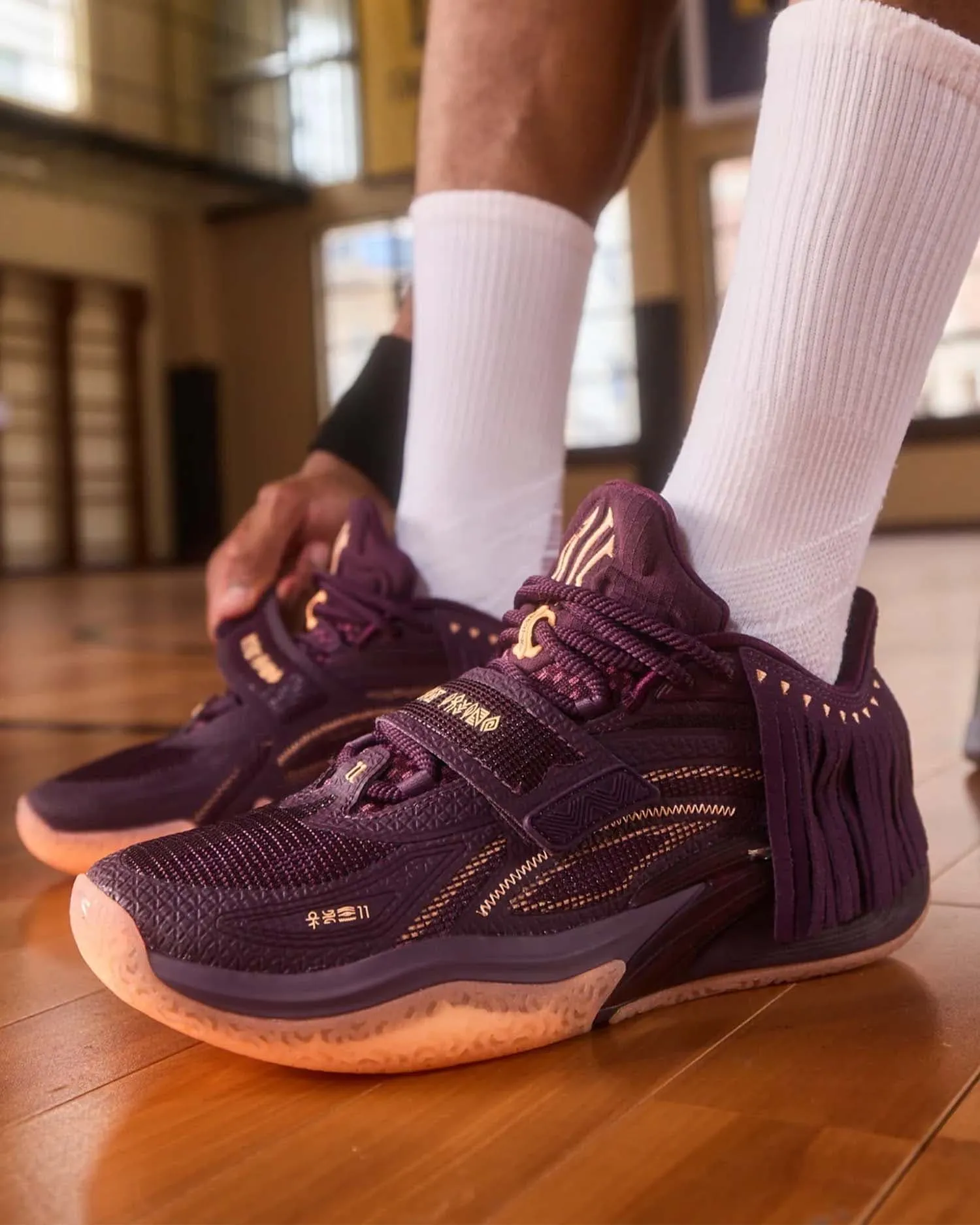 Anta Kai 1 Chief Hela Crown Jewel Basketbalschoen sold by Burned Sports product image thumbnail 2