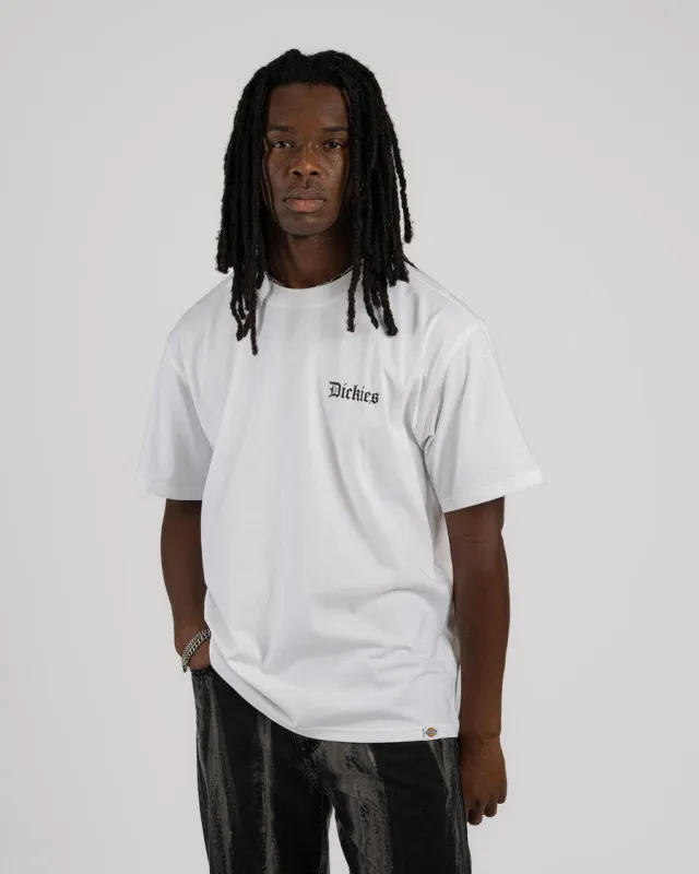 Dickies Diner T-shirt Wit sold by Burned Sports
