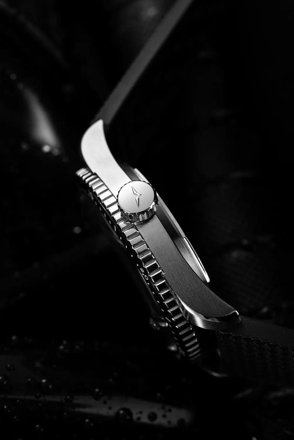 Vulcain Skindiver Nautique Purple Black Rubber Limited Edition Watch sold by C.W. Sellors product image thumbnail 3