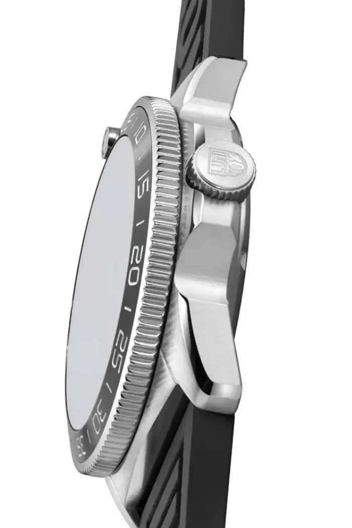 Luminox Pacific Diver 42mm 3100 Series Watch sold by C.W. Sellors product image thumbnail 4
