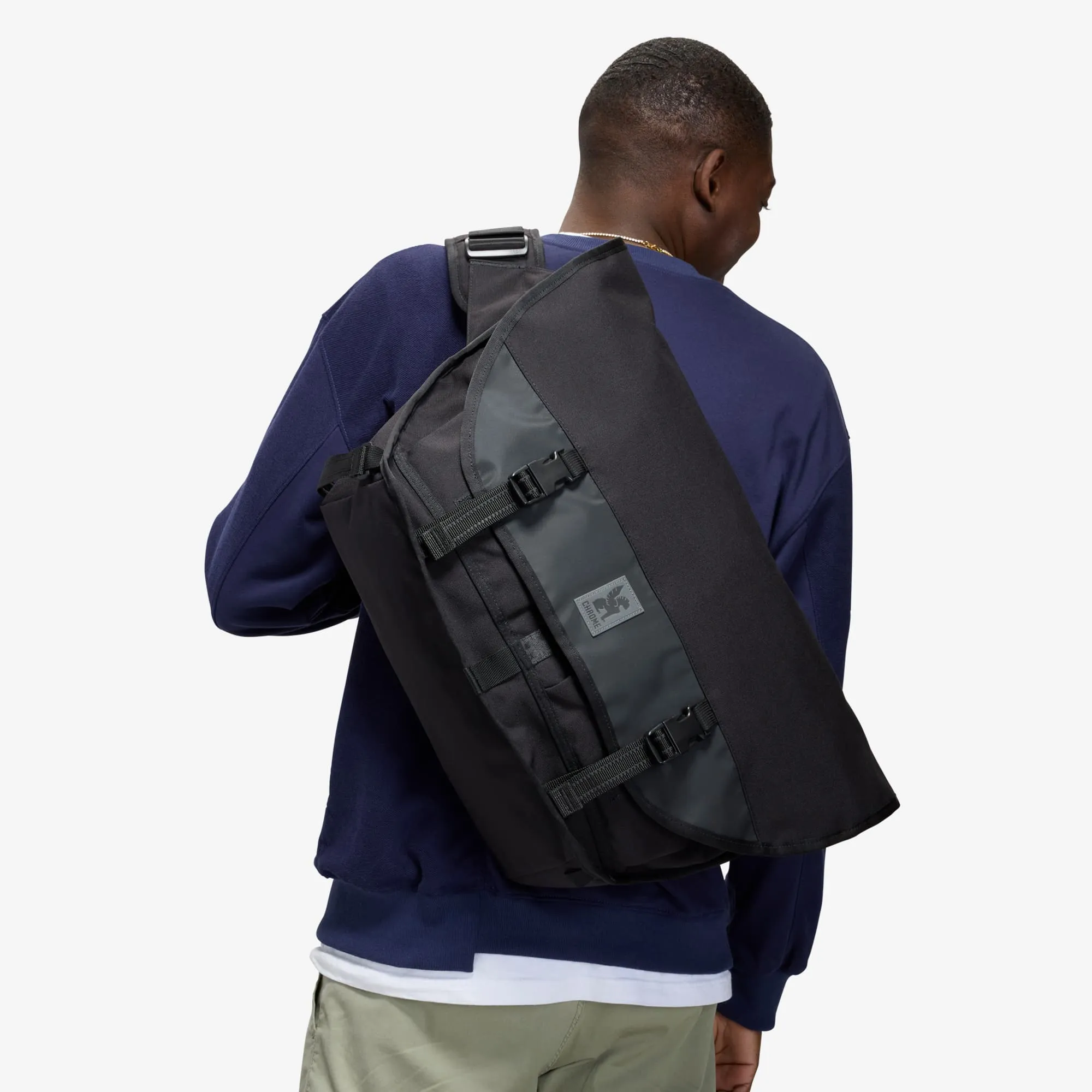 Citizen 24L Messenger sold by Chrome Industries product image thumbnail 3