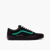 Vans Old Skool "Connect with the World" Custom sold by Coutie