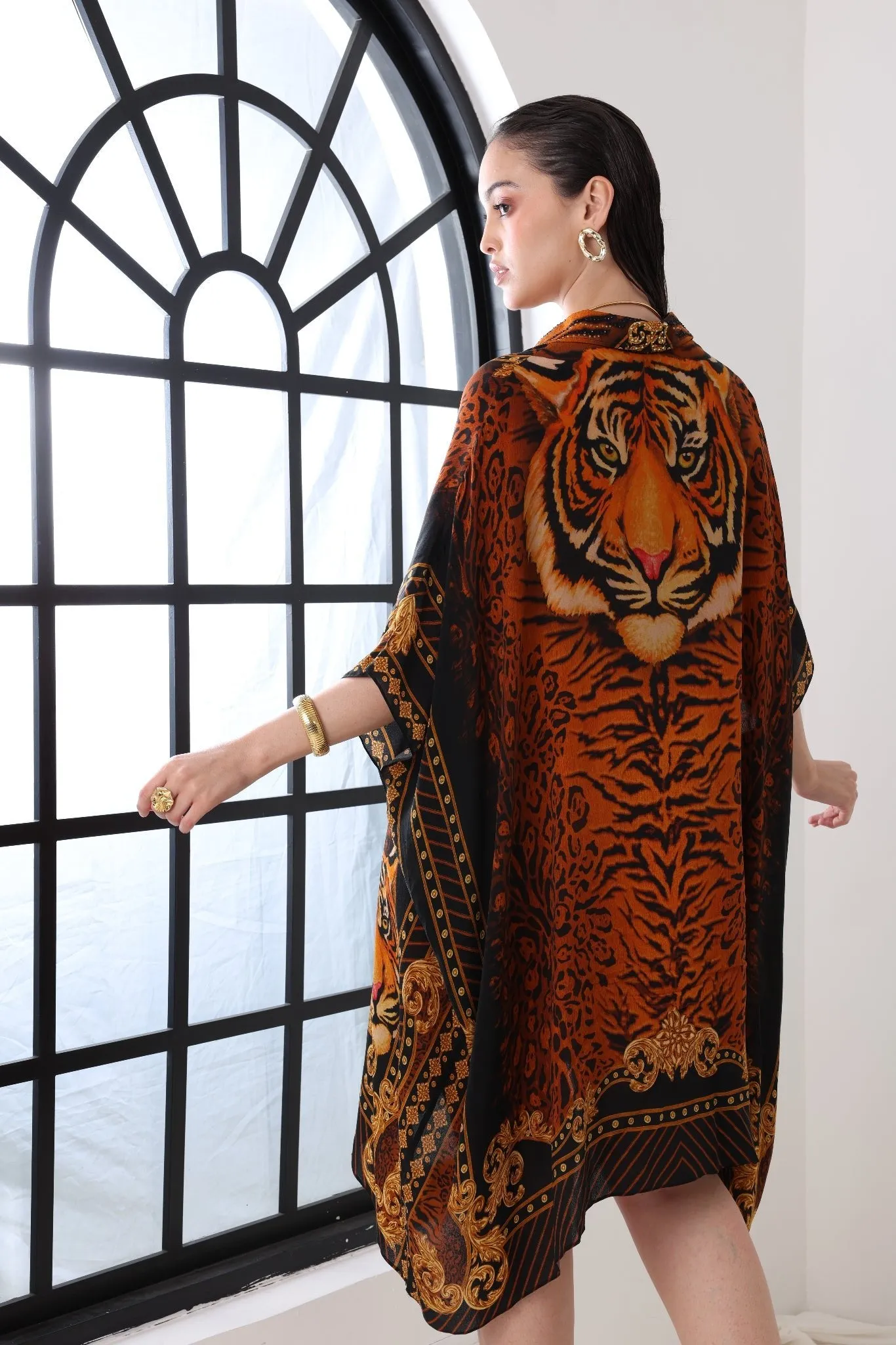 TIGRESS SHORT COLLAR KAFTAN sold by Czarina product image thumbnail 3