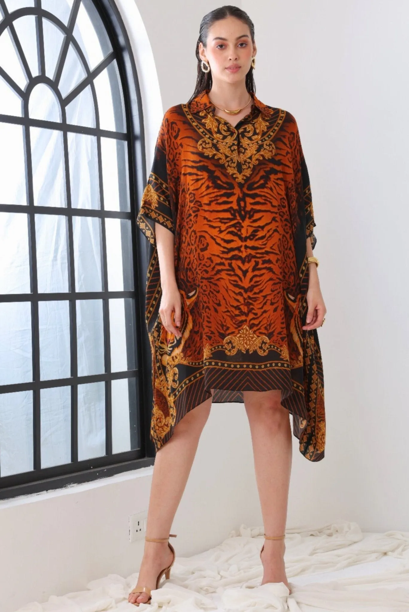 TIGRESS SHORT COLLAR KAFTAN sold by Czarina product image thumbnail 4