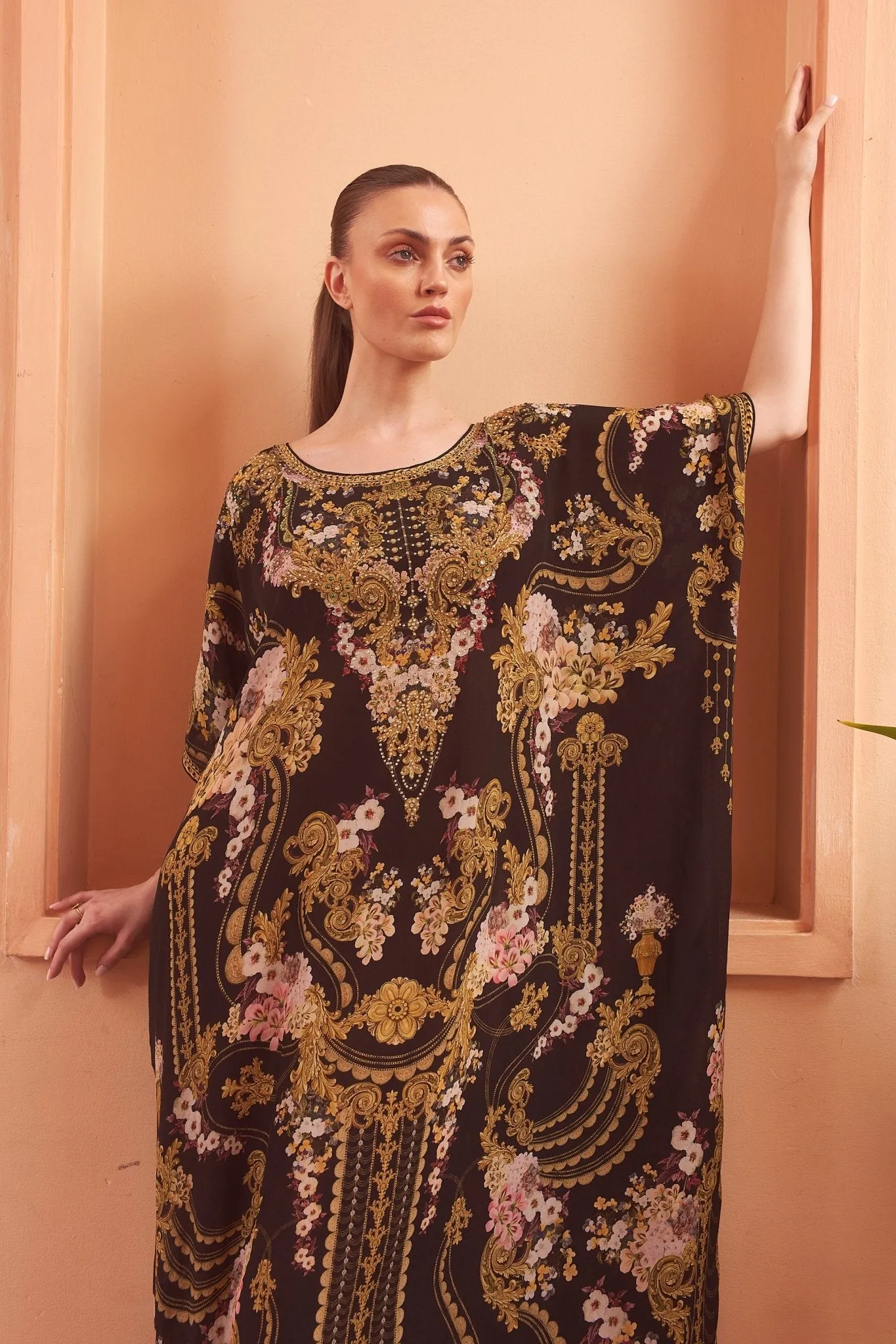 GOLDEN GIRL ROUND NECK LONG KAFTAN sold by Czarina product image thumbnail 4
